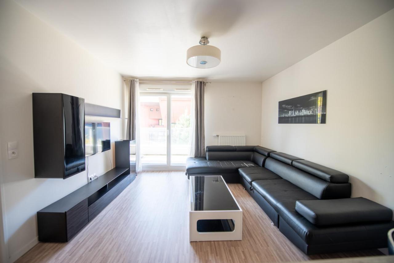 Appartements De 2 Ou 3 Chambres A 40 Minutes De Paris Courcouronnes Buitenkant foto