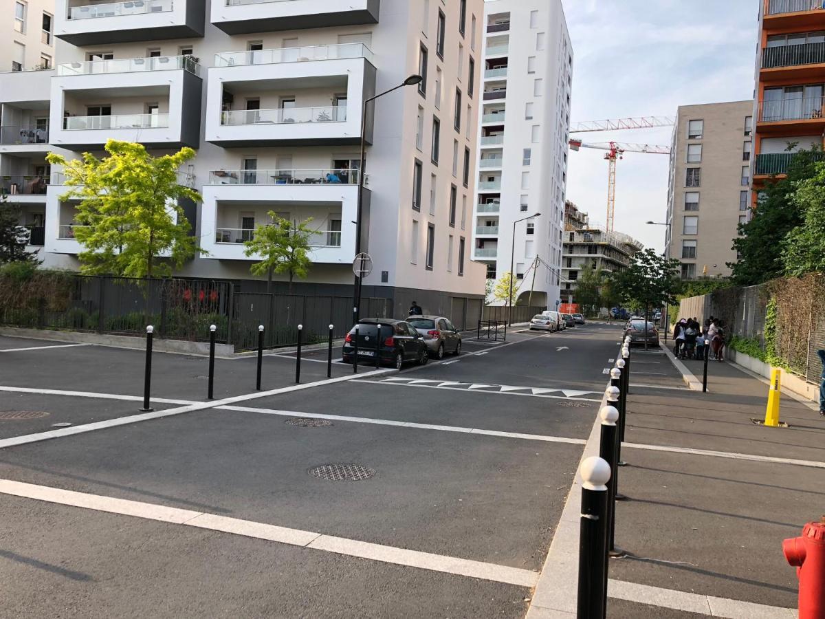 Appartements De 2 Ou 3 Chambres A 40 Minutes De Paris Courcouronnes Buitenkant foto