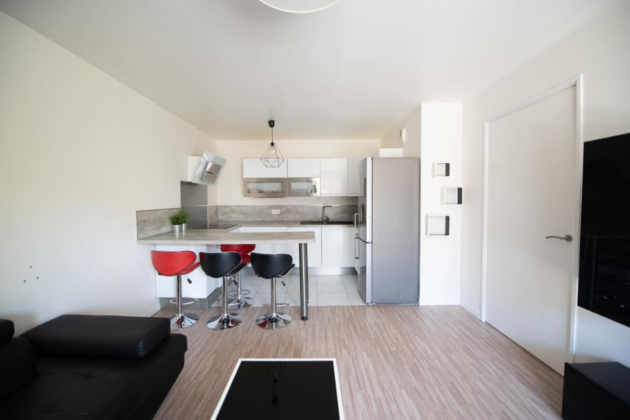 Appartements De 2 Ou 3 Chambres A 40 Minutes De Paris Courcouronnes Kamer foto